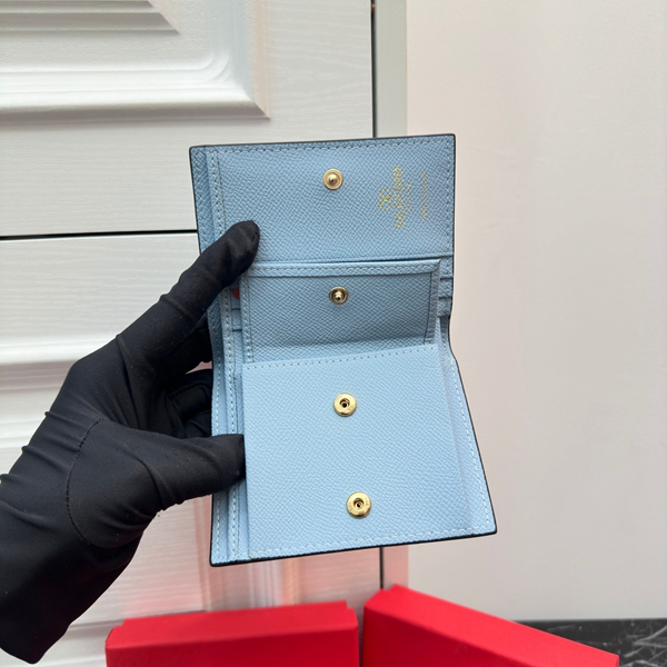 超激安ブランド財布偽物着用イメージ